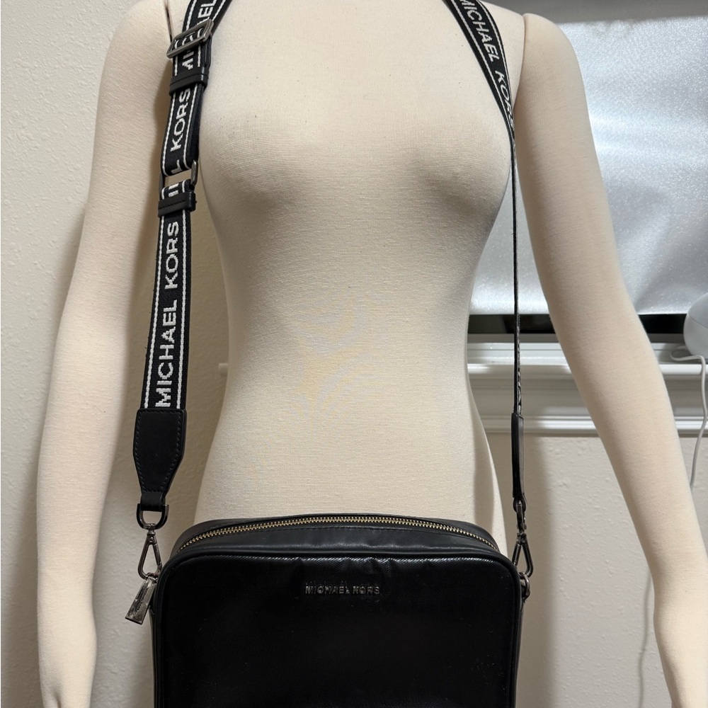 Michael  Kors Patent Black Crossbody Bag - Picture 2 of 5